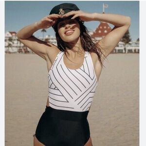 Albion The Geo One-Piece Swimsuit Size Small